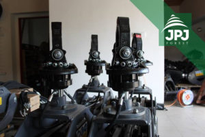 Hydraulické rotátory Baltrotors a lesnícke drapáky FARMA pre štátny podnik